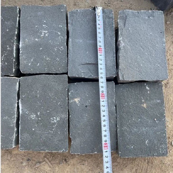 Andesite-Stone-Granite-Cladding-Wall-Tile-for-Sale.webp (1)(001)